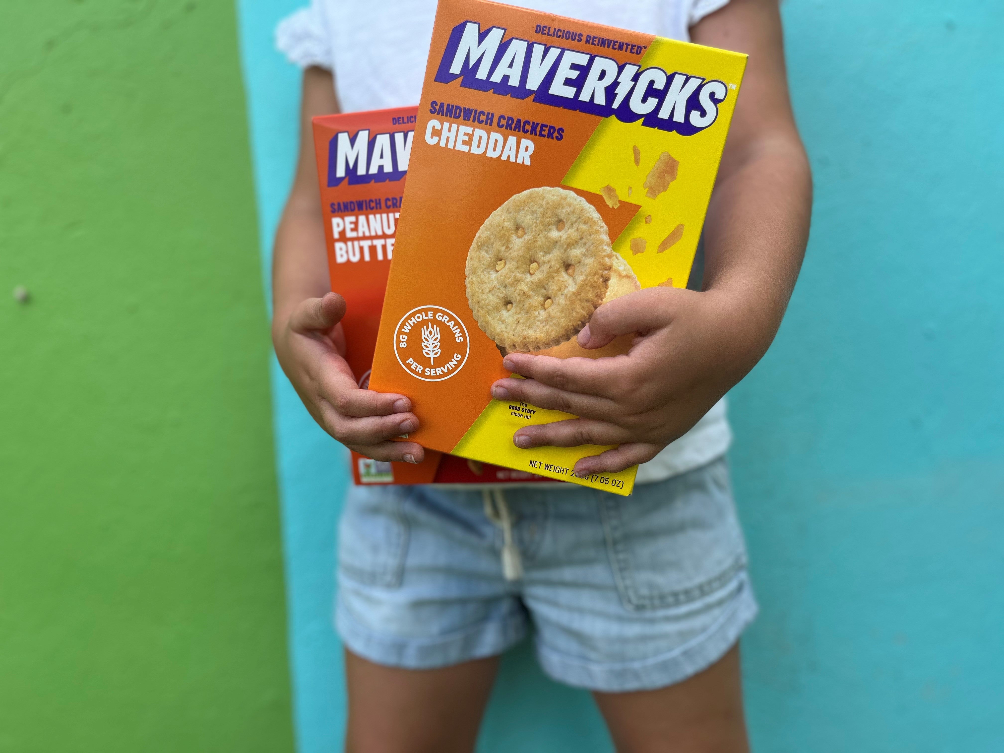 Cheddar Sandwich Crackers, 7oz